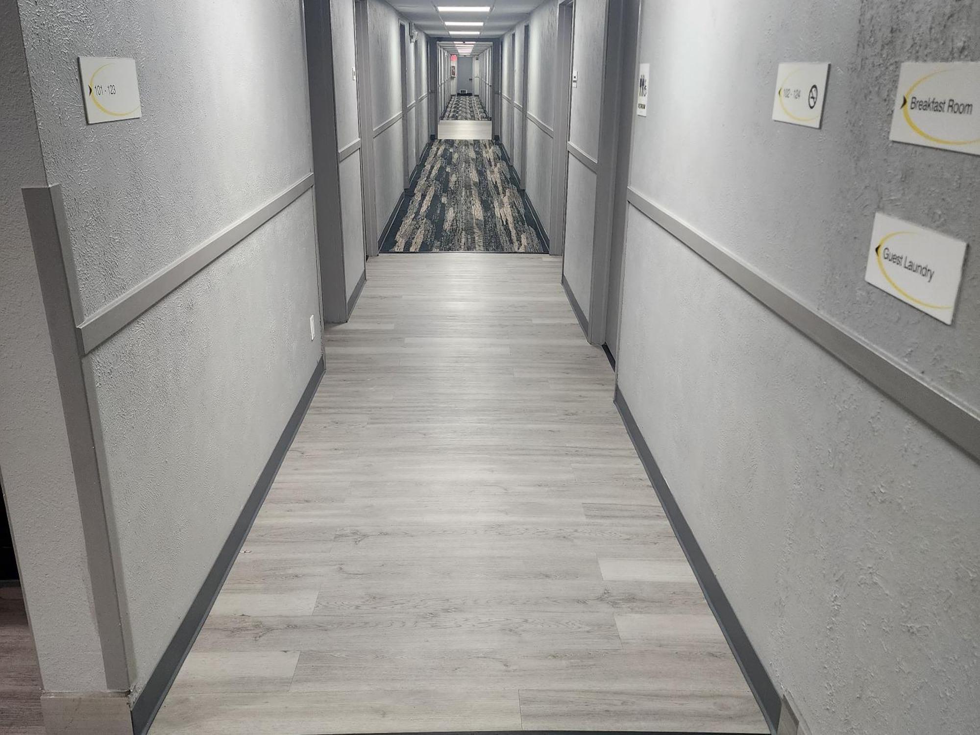 Super 8 By Wyndham Rockford I-90 Casino District Hotel Ngoại thất bức ảnh