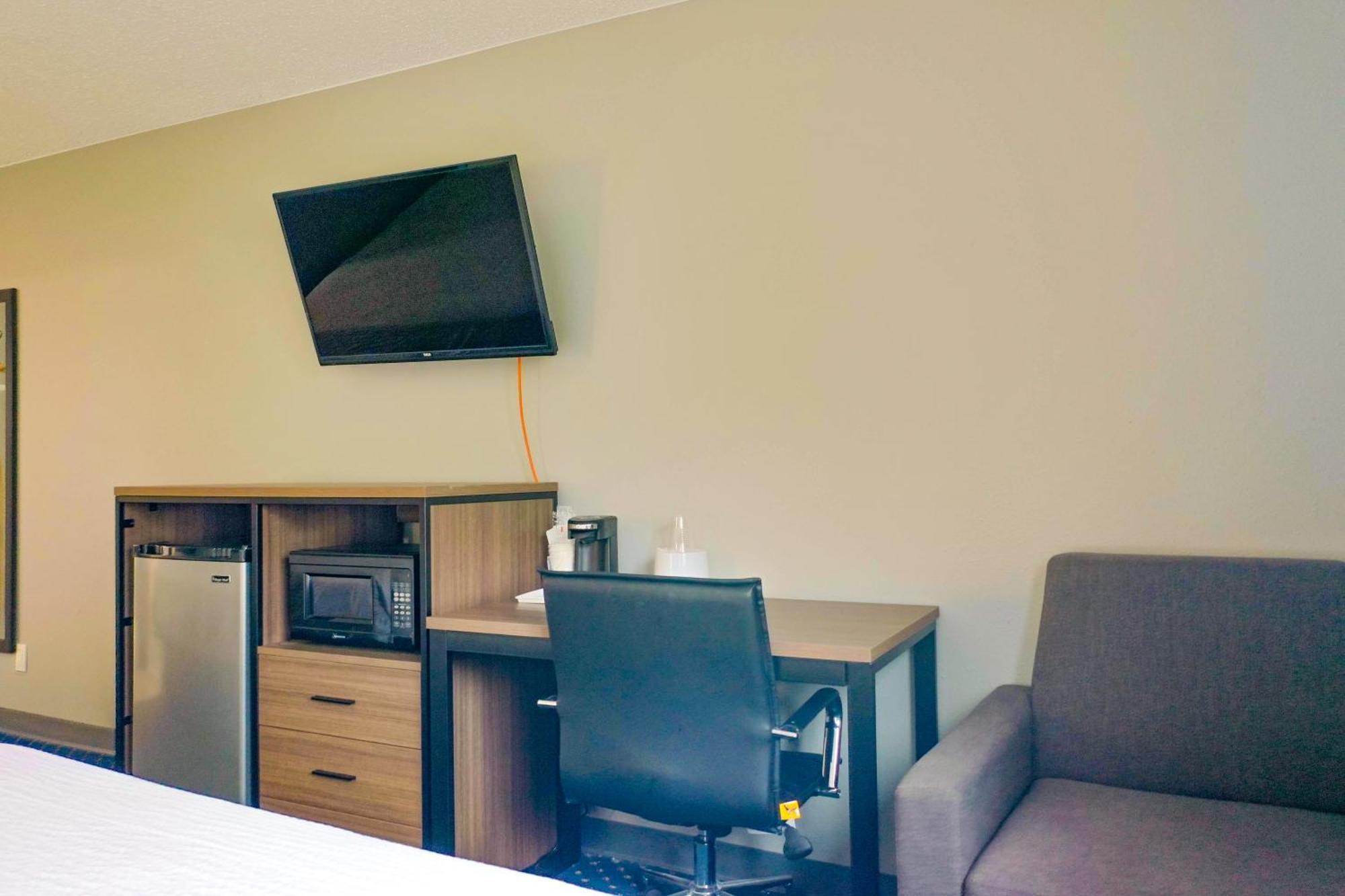 Super 8 By Wyndham Rockford I-90 Casino District Hotel Ngoại thất bức ảnh